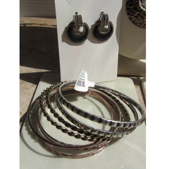 Mixed Metal & Leather Modern Necklace, Bracelets, & Earring Bundle - Picture 3 of 4